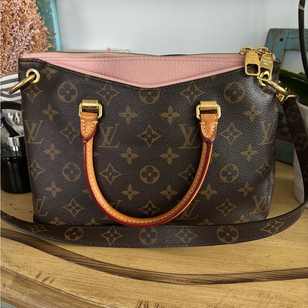Louis Vuitton Pallas PM